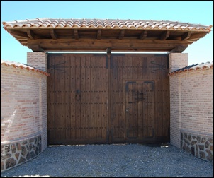 Puertas rusticas y portones clásicos